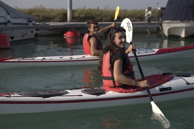 2 Hour Night Kayak Tour in Venice, premium experience with sunset - Group Size, Pace, and Who Should Choose This Tour