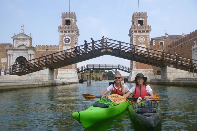2 Hour Venice Canal Kayak Tour - Premium experience by day - How the 2-hour Venice Canal Kayak Experience Really Plays Out