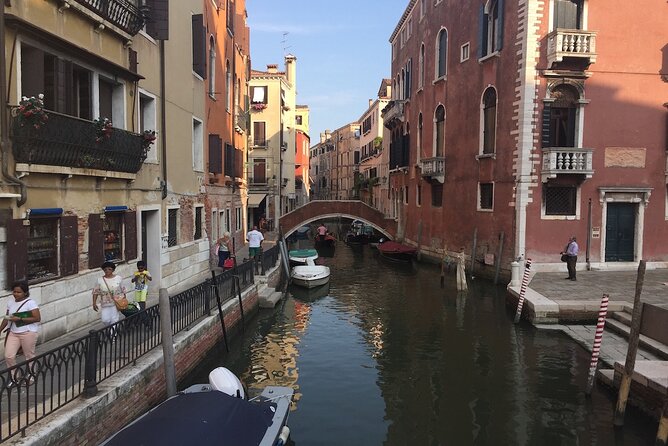 Best of Venice Private Tour: St. Mark's Doge Palace Gondola Ride - Piazza San Marco: The Square First, Then the Details