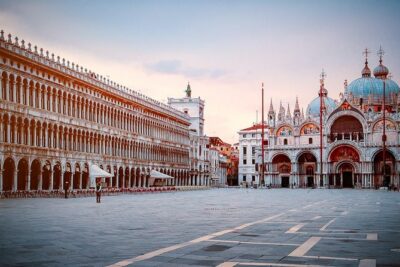 Coffee, Desserts with Highlights of Venice - 5 pastries and 2 drinks: the part you’ll talk about later