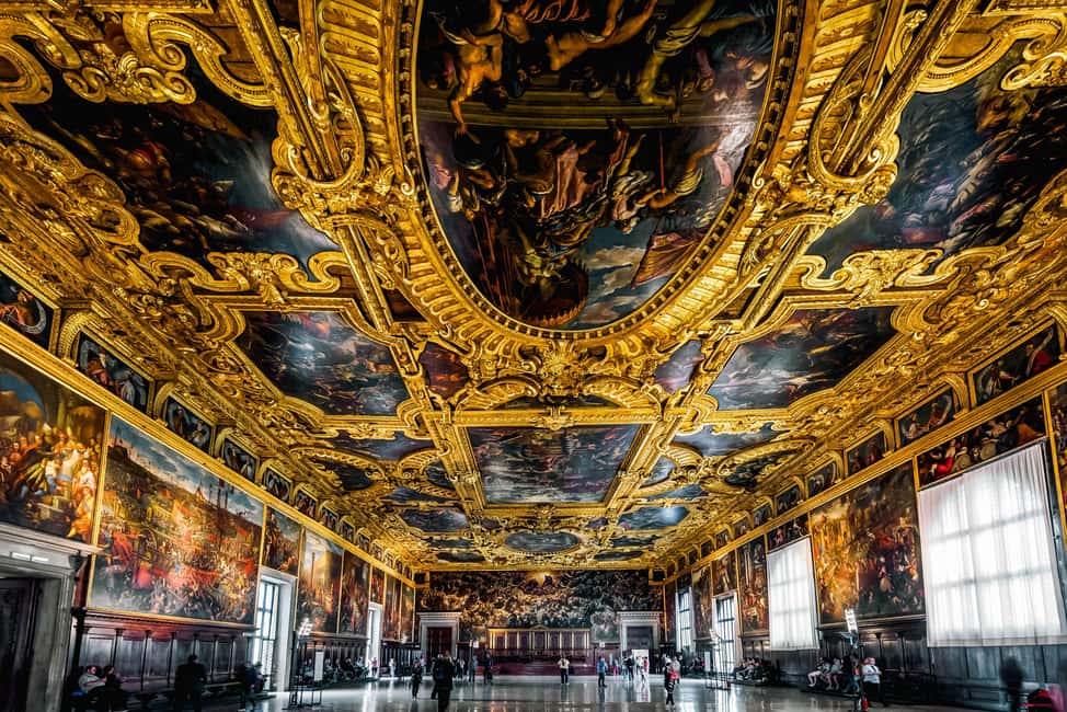 Doge's Palace, Bridge of Sighs & Prison Skip-the-Line Tour - Where the tour starts in Piazza San Marco (and how not to lose time)