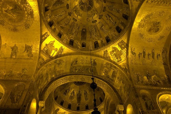 Exclusive Private Tour of Saint Mark's Basilica After Hours - Meeting in Piazza San Marco: the calm before the gold