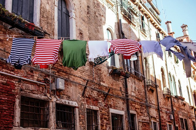 Highlights & Hidden Gems With Locals: Best of Venice Private Tour - Storytelling that helps you navigate Venice later