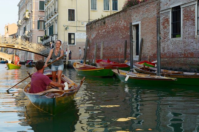 Learn to Row in the Venice Canals - Stop 2: Ghetto Ebraico canals for a quieter kind of Venice