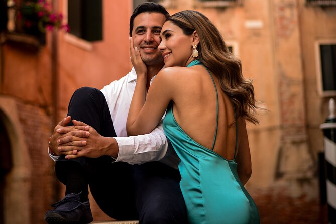 Luxurious Photoshoot in Venice - Daniel’s Direction: Wardrobe Tips, Posing Guidance, and Crowd Control