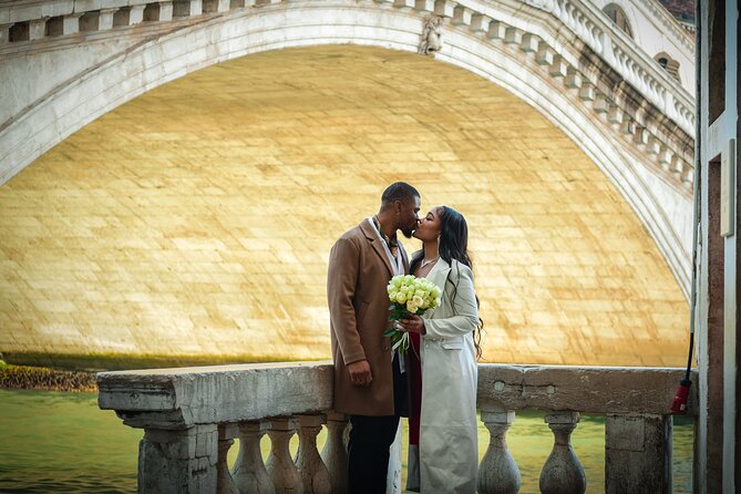 Luxurious Photoshoot in Venice - Price and Value: What $362.81 Really Means for a Group of Up to 5