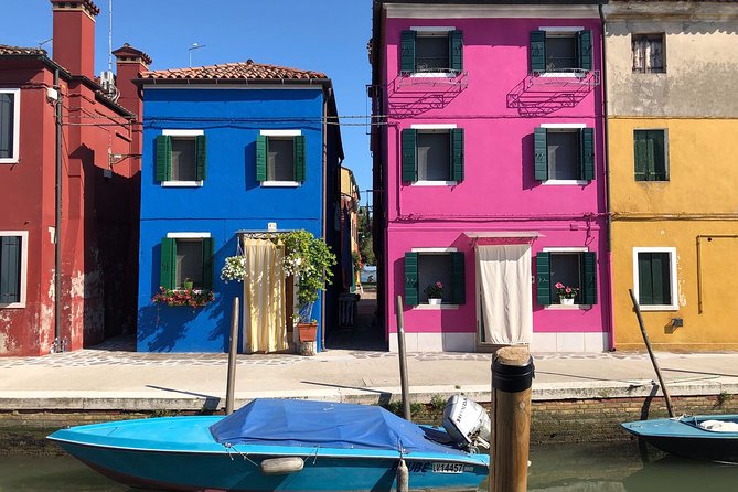 Luxury Tour of Murano & Burano by Private Boat and Guide - What makes the private guide feel worth it