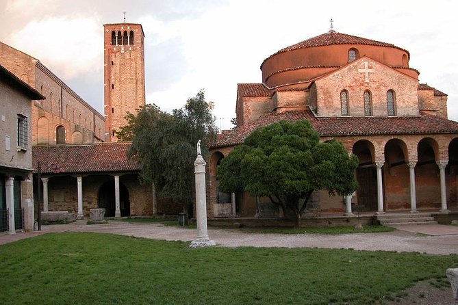 Murano, Burano and Torcello Half-Day Sightseeing Tour - Crowds, pacing, and shopping moments: what to manage before it gets annoying