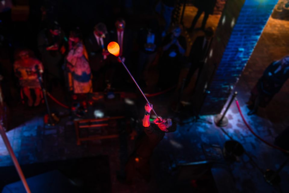 Murano: Glass Blowing Demonstration with Optional Drinks - Who should book this demonstration (and who might not)
