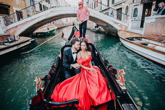 Photo shoot in Venice - Meeting at Calle della Carità: Simple Start, Realistic Timing
