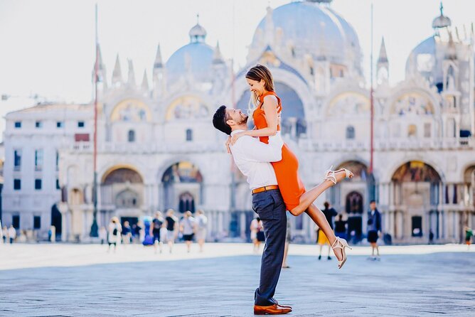 Photo shoot in Venice - Price and Value: $398.25 Per Group (Up to 8)