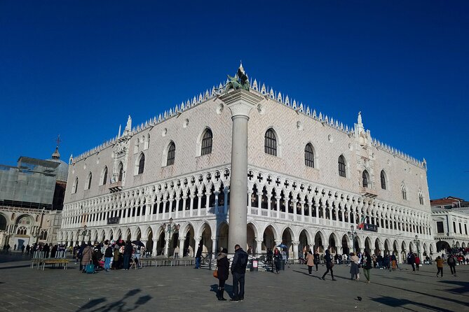 Private 4hrs Venice Tour: Doge's Palace, Grand Canal & St Mark's - Grand Canal by motor-launch: palaces from the waterline