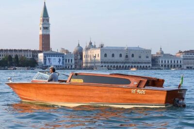 Private Departure Transfer from Venice to Marco Polo Airport - Meeting Point Reality: Docks, Hotels, and the Marriott Surcharge