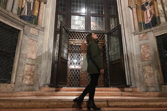 Private Doge's Palace & St Mark's Basilica After Hours Night Tour - St. Mark’s Basilica at night: the mosaic light show and crypt time