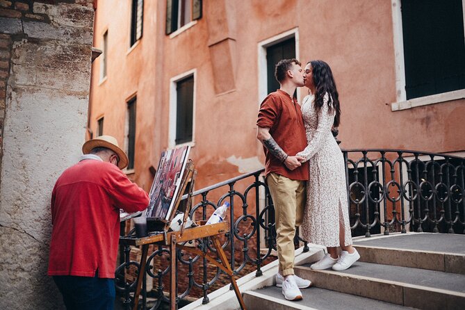 Private Photo Shoot in Venice with Gondola Ride Included - How Enzo’s local eye turns you into part of the scene
