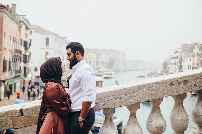 Private Photo Shoot in Venice with Gondola Ride Included - Walking route that actually makes sense: Piazza San Marco to Rialto