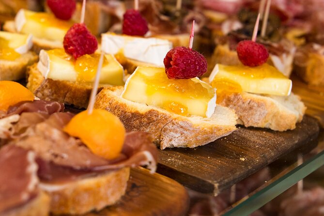 Private Secret Venice Tour; Rialto Market, San Polo & Food and Wine tasting - Stop 5: T Fondaco dei Tedeschi and the story of German merchants