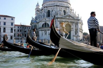Private Tour: Venice Gondola Ride with Serenade - Grand Canal Magic: The S-Shaped Route and the Big Stops You’ll See