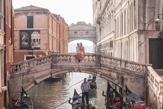 Professional Photographer in Venice, Italy - Hotel Pickup and Where It Fits Best