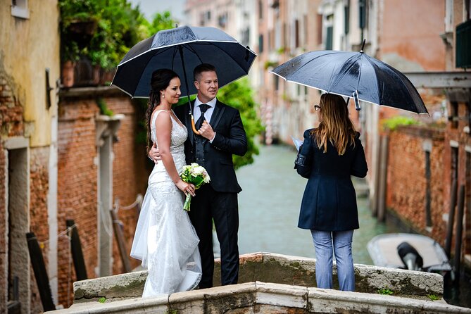 Professional Photoshoot in Venice - What you really get: the photo package and the camera advantage
