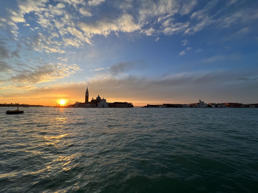 Punta Sabbioni - Venice at Sunset: Boat Tour with Aperitif - Prosecco and sweets onboard: aperitivo energy, not just sightseeing
