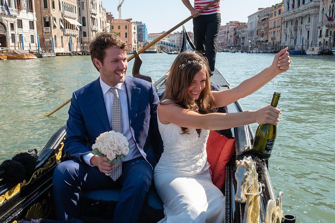 Renew your wedding vows on a romantic gondola - Price and Value: Is $914.51 Worth It?