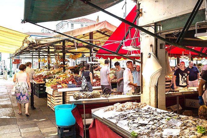 Rialto Market Food Tour: Wine Tasting and Sightseeing in Venice - Where You Meet, Where You Finish, and How the Walk Feels