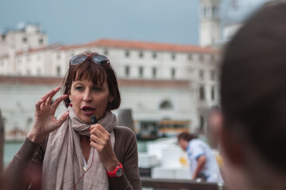 Secret Venice & Gondola Tour - Palazzo Contarini del Bovolo: the spiral staircase exterior moment