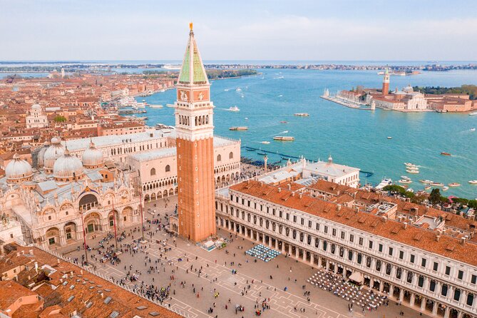 Skip-the-Line: Doge's Palace & St. Mark's Basilica Fully Guided Tour - Meeting at Riva degli Schiavoni and how the tour stays efficient