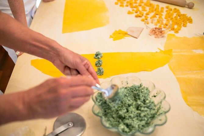 Small Group Pasta and Tiramisu Class at Local's Home in Venice - Getting There at Chiesa di San Giacomo di Rialto (And Finding It Smoothly)