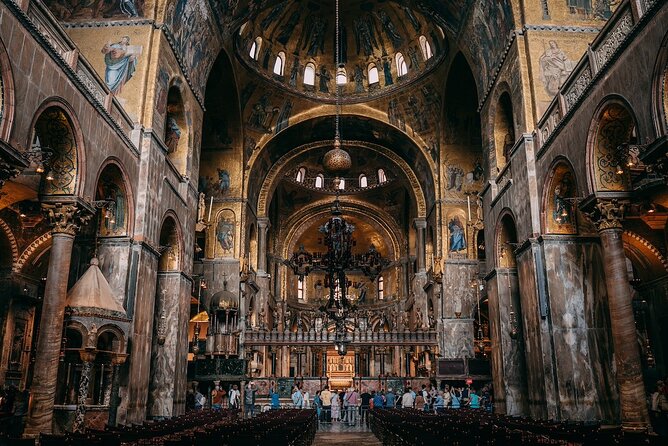 Small-group Saint Mark’s Basilica Priority Access - Dress code and bag rules: the stuff that can ruin your entry