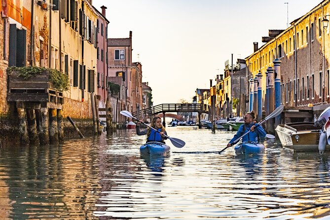 Sunset Kayak Tour in Venice: Discovering the City’s Canals - The Route: 3–5 km of Canals, Bridges, and Quiet Corners