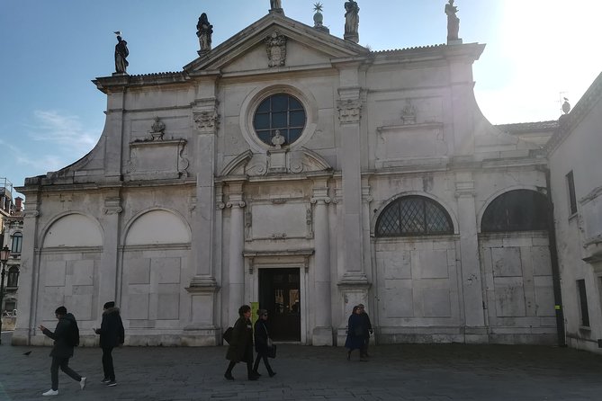 The Essence of Venice in a Stress Free Small group Walking Tour - Passing by Rialto Bridge: the icon, the angles, and the story