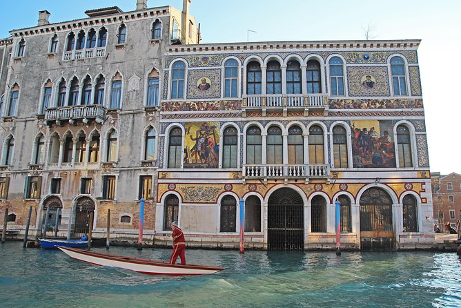The Secrets of the Grand Canal - Special Private Boat Tour - Bridge of Sighs from the boat: short stop, big atmosphere
