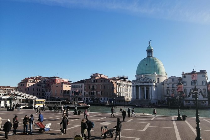 Venetian Cicchetti Street Food and Sightseeing Walking Tour - Pace, Footpaths, and Staying With the Group