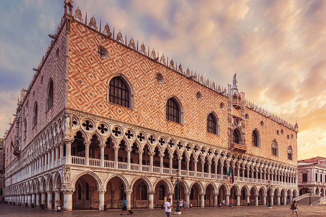 Venezia Walking Tour with Audio and Written Guide by a Local - Stop 3: Ponte delle Tette (a bridge story that locals actually know)