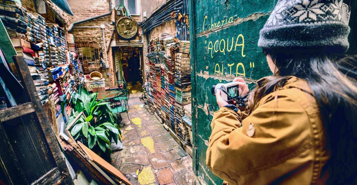 Venice: 1.5-Hour Walking Tour - Escaping the crush: Castello’s calli, canals, bridges, and campi
