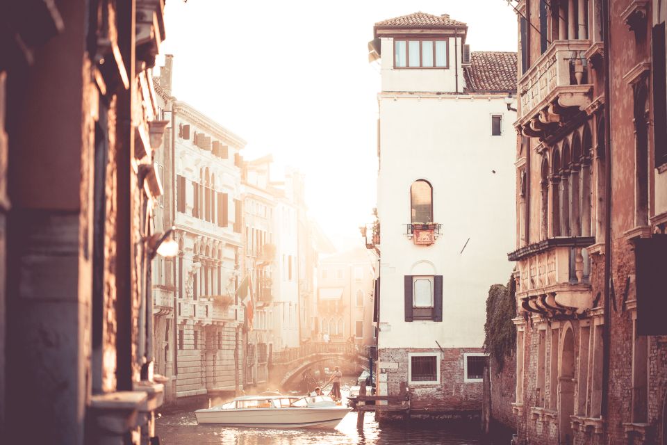 Venice: 1.5-Hour Wandering Around the City - Should you book this Venice 1.5-hour wandering tour?