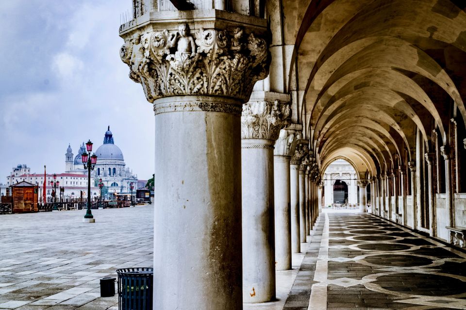 Venice: 1-Hour The Doge's Palace Tour - Bridge of Sighs: the prison crossing with Byron’s spooky connection