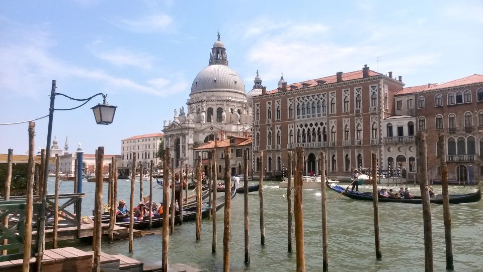 Venice: 30 min Gondola Ride on the Grand Canal with Guide - Teatro La Fenice and San Moisè Church: The Venice of Details