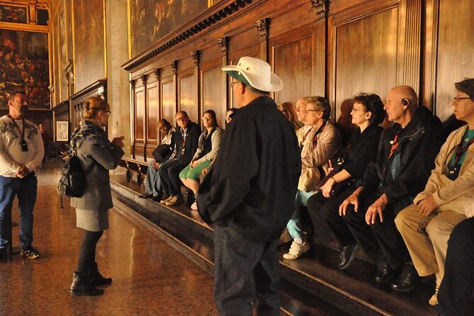 Venice 3,5 hrs tour: Doge's Palace, St Mark's and Hidden Gems - How the guide style affects your experience (and what to watch for)