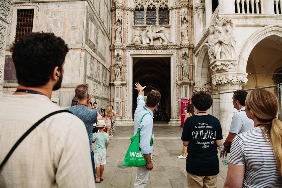 Venice: After-Hours St. Mark’s & Doge's Palace VIP Tour - Bridge of Sighs from the inside: the romance check