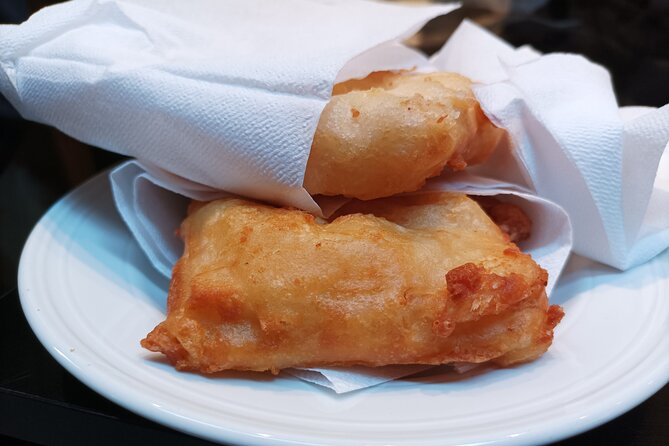 Venice Bacaro Food Tour: Eat and Drink like a Venetian - Stop 2 on Calle de la Testa: cicchetti + ombra di vino