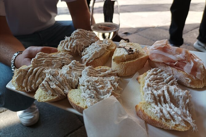 Venice Bacaro Food Tour: Eat and Drink like a Venetian - Stop 5 on Salizada del Pistor: seasonal cicchetti energy