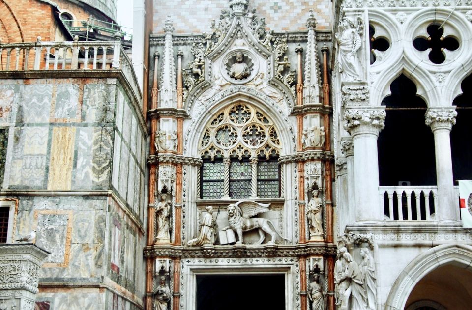 Venice: Basilica and Doge's Palace Tour with Gondola Ride - Your Two Hours in Saint Mark’s Square (1–3 PM)