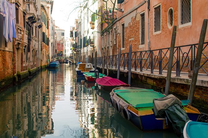 Venice Boat Tour on Grand Canal with Local Guide - Group size and comfort: why max 8 can feel like a private tour