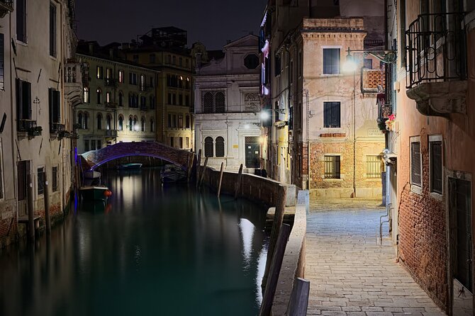 Venice by Night: Highlights & Hidden Gems Tour - Cannaregio after closing time: walking the lanes you can’t plan