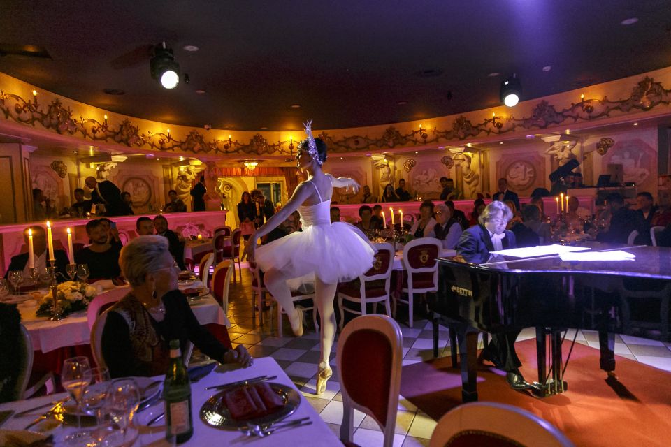 Venice: Cabaret Dinner Show - Wine and Timing: How to Pace Yourself Without Missing the Show