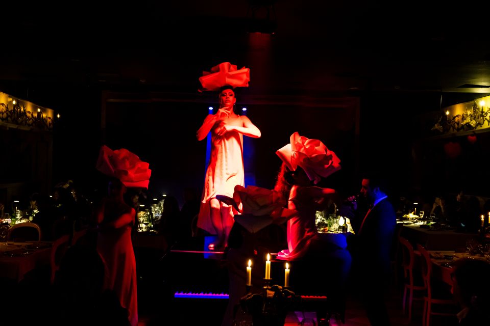 Venice: Cabaret Dinner Show - Inside the Theatre Hall: Baroque Details and a Big Cabaret Production