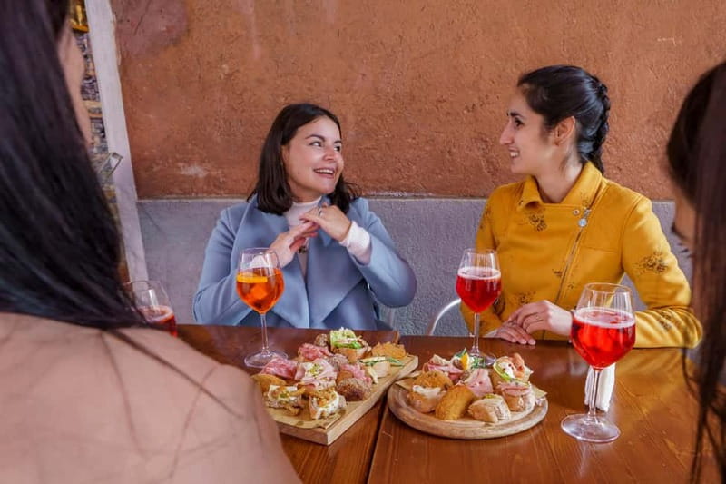 Venice: Cicchetti, Spritz, and Wine Tour in Ghetto Ebraico - Starting at Gam Gam: your tour’s easy launch point